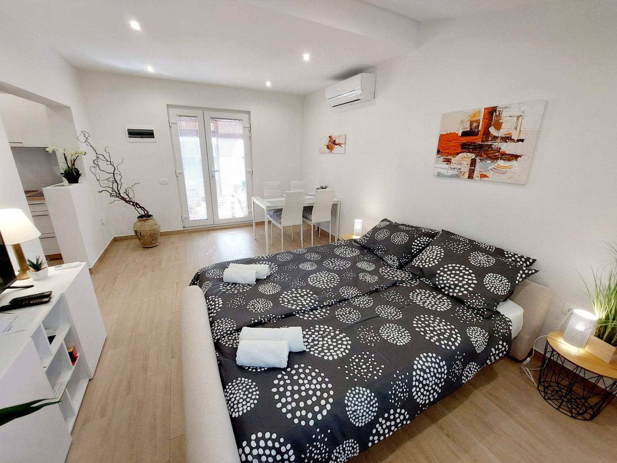 M&M Sunset Apartments ปอร์โตรอซ ภายนอก รูปภาพ