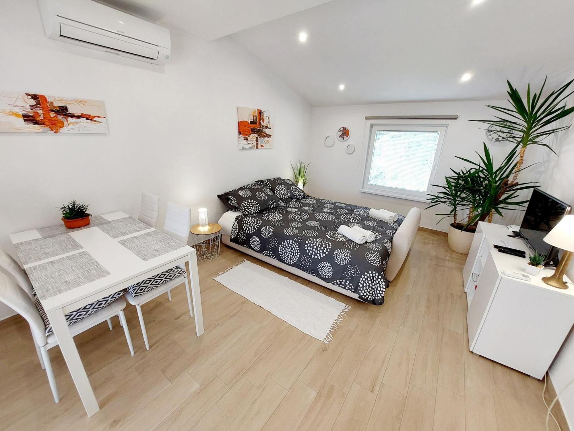 M&M Sunset Apartments ปอร์โตรอซ ภายนอก รูปภาพ